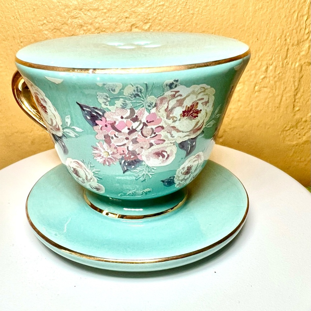 Set of 2 Floral Teacups on Saucers Ceramic Salt & Pepper Shakers Tea Party - Picture 14 of 14